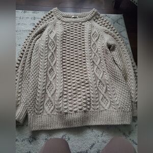 H&M cream color sweater size Large women's oversized very Warm